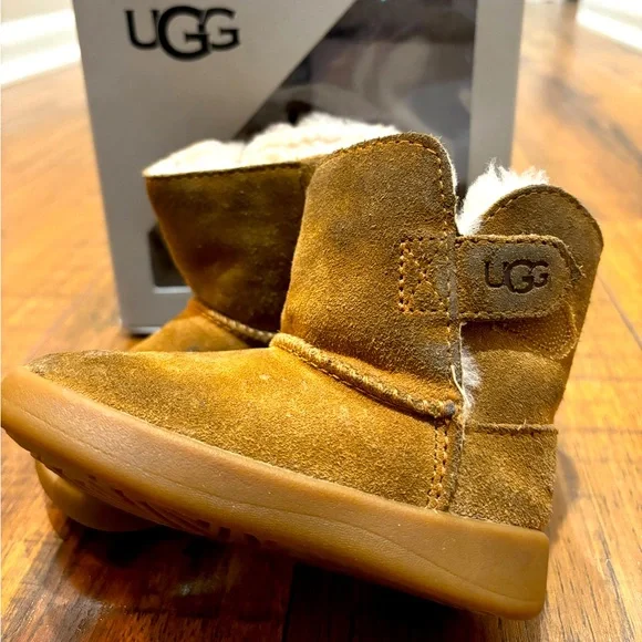 UGG Keelan Boot Size 4-5 - Picture 1 of 8